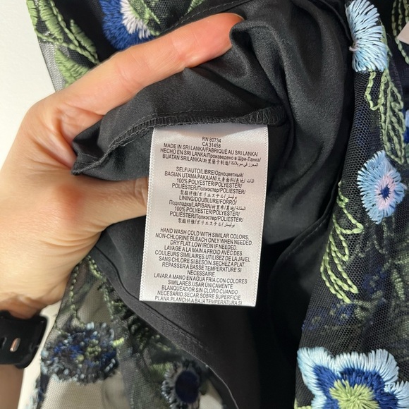 BCBGeneration Pencil Skirt Embroidered Blue Floral Sheer Lined Womens Sz 4 NWT - Picture 8 of 10